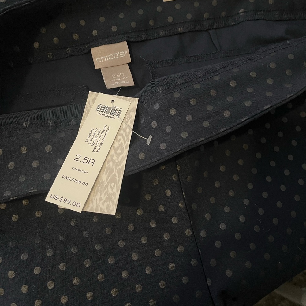 Chico's New Size 2.5 Navy Pant with Black Polka Dots - Picture 2 of 5